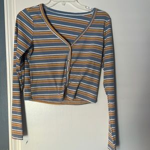 Cropped long sleeve top
